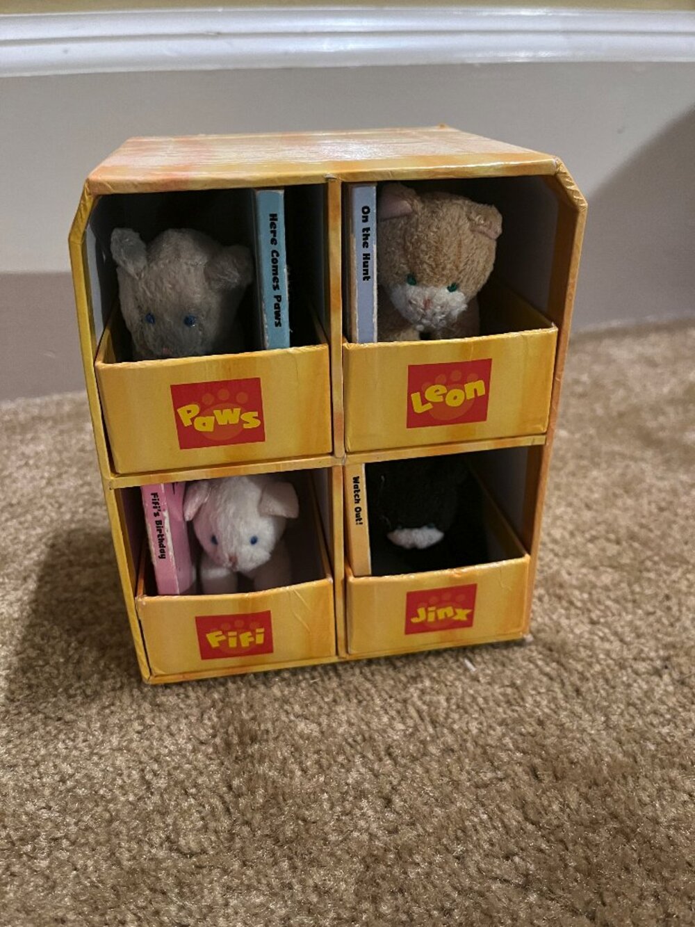Kitty Club mini book/cat set